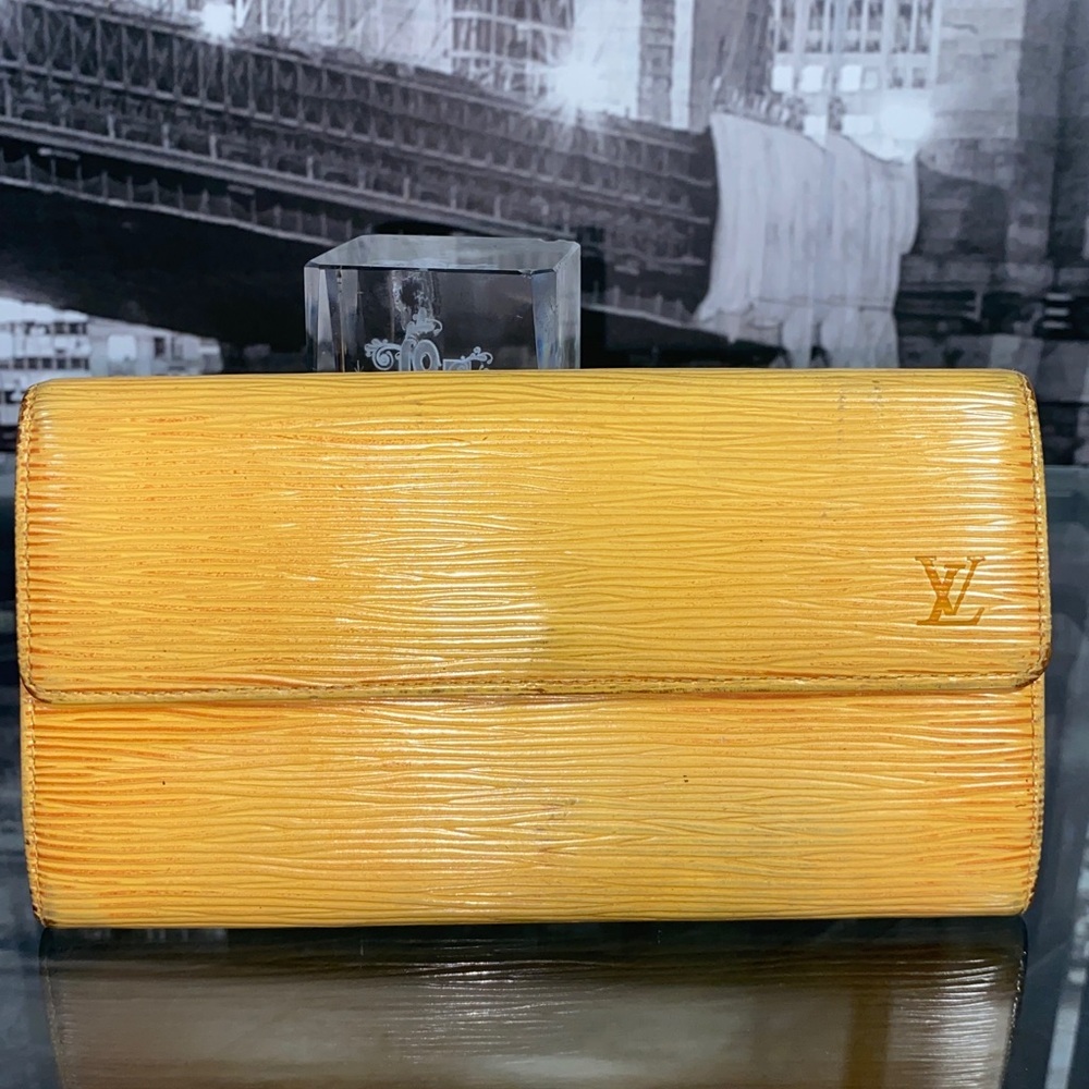 Authentic Louis Vuitton Yellow Epi Leather Sarah Wallet - Picture 5 of 15